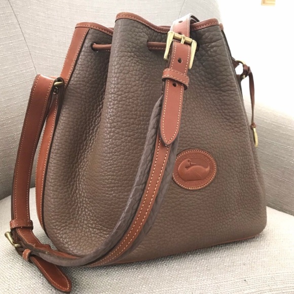 📌 SOLD Vintage Dooney & Bourke Drawstring Bag British Tan Brown Mushroom RARE - Picture 4 of 16